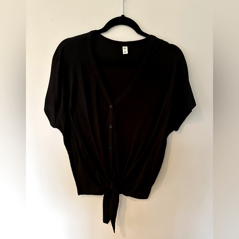BP short sleeve knot front knit tee